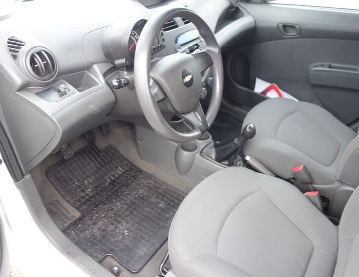 Chevrolet Spark 10