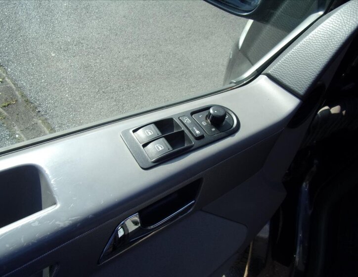 Volkswagen Multivan Ostatní 2,5 l 128 kw