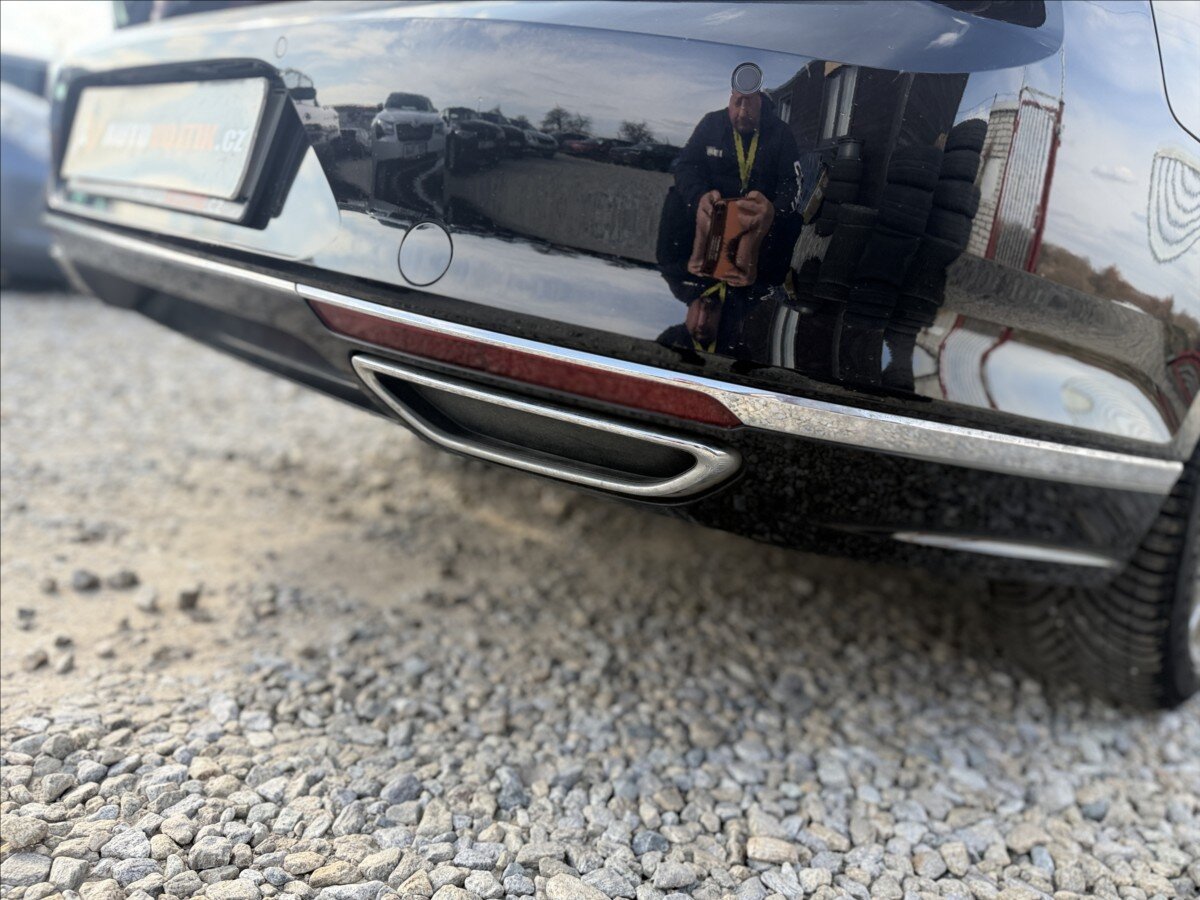 Volkswagen Passat Sedan / Limuzína 2,0 l 110 kw