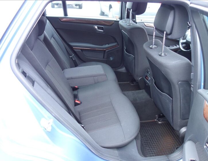 Mercedes-Benz Třídy E Kombi 3,0 l 195 kw