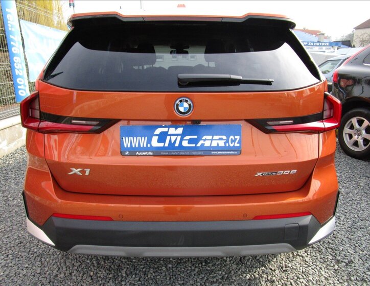 BMW X1 Kombi 1,5 l 110 kw