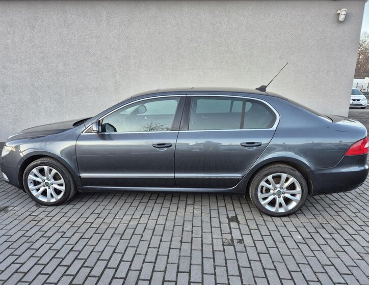 Škoda Superb Sedan / Limuzína 2,0 l 125 kw