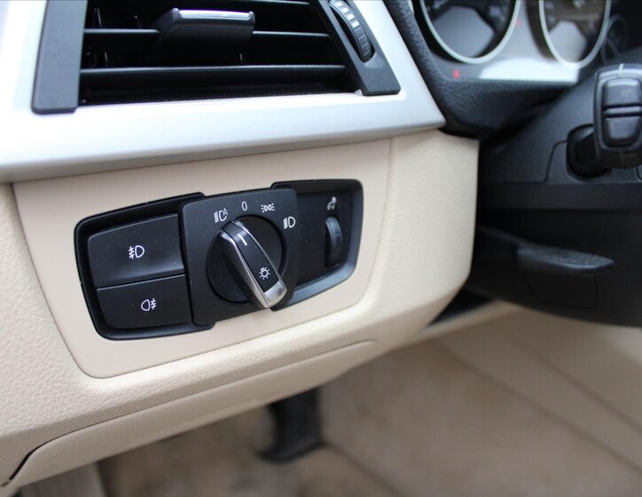 BMW Řada 3 Kombi 2,0 l 120 kw