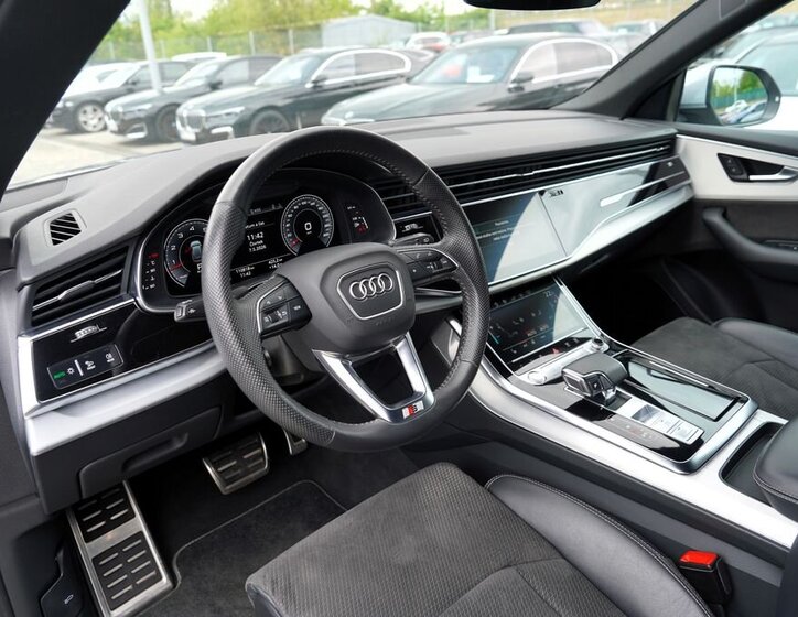 Audi Q8 SUV / Terénní 3,0 l 250 kw