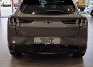 Ford Mustang Mach-E SUV 0,0 198 kw