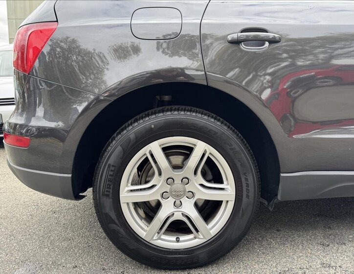 Audi Q5 SUV / Terénní 2,0 l 125 kw