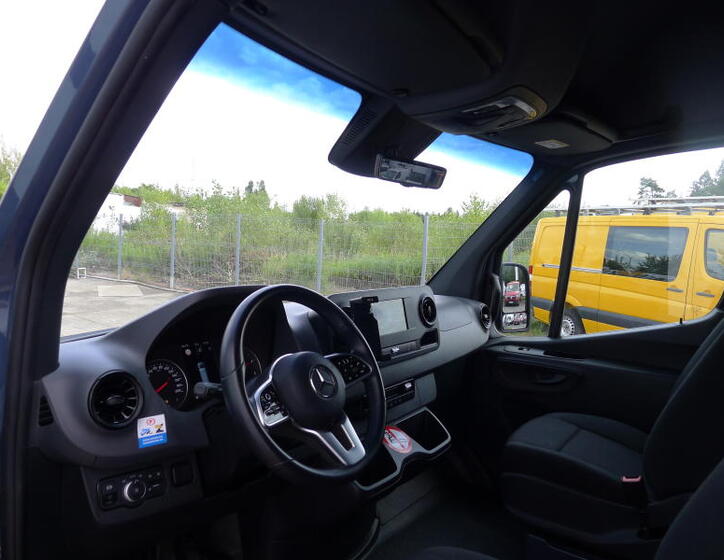 Mercedes-Benz Sprinter 9