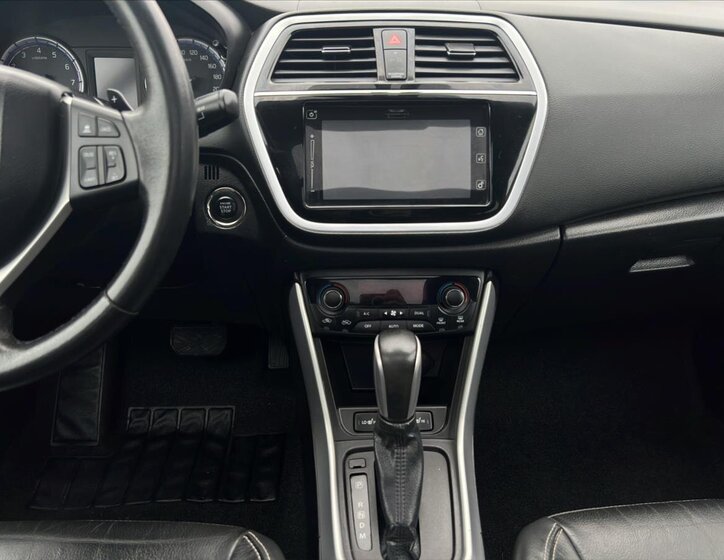 Suzuki SX4 S-Cross SUV 1,4 l 103 kw