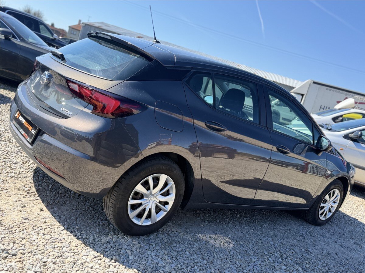 Opel Astra Hatchback 999,0 77 kw