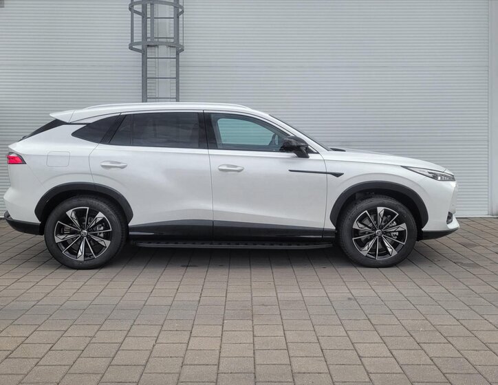 MG HS SUV / Terénní 1,5 l 200 kw