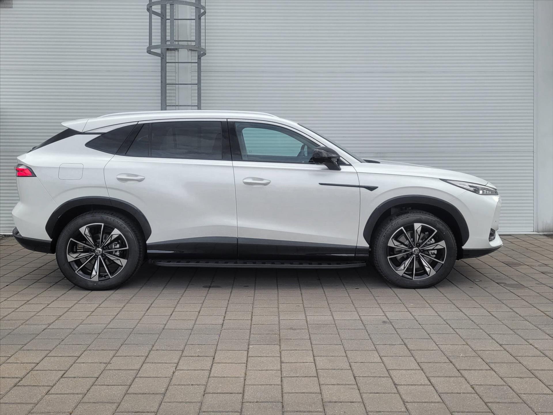 MG HS SUV / Terénní 1,5 l 200 kw