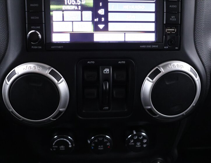 Jeep Wrangler SUV / Terénní 2,8 l 147 kw