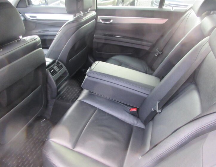 BMW Řada 7 Sedan / Limuzína 3,0 l 190 kw
