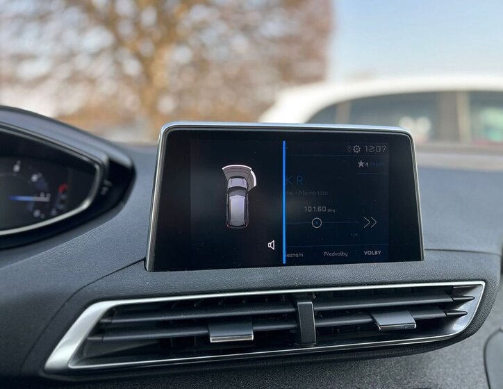 Peugeot 3008 SUV / Terénní 1,5 l 96 kw