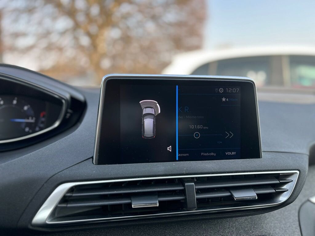 Peugeot 3008 SUV / Terénní 1,5 l 96 kw