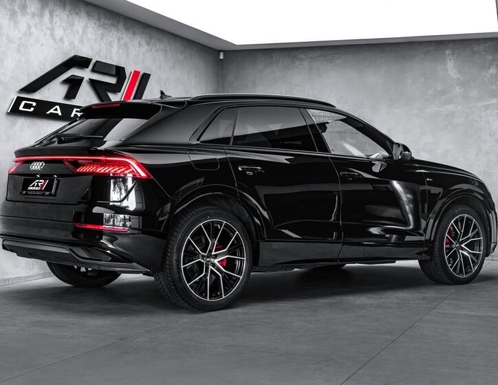 Audi Q8 SUV / Terénní 3,0 l 210 kw