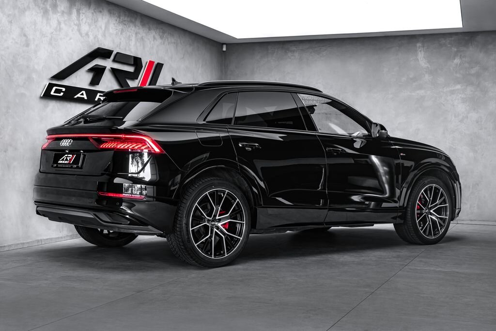 Audi Q8 SUV / Terénní 3,0 l 210 kw
