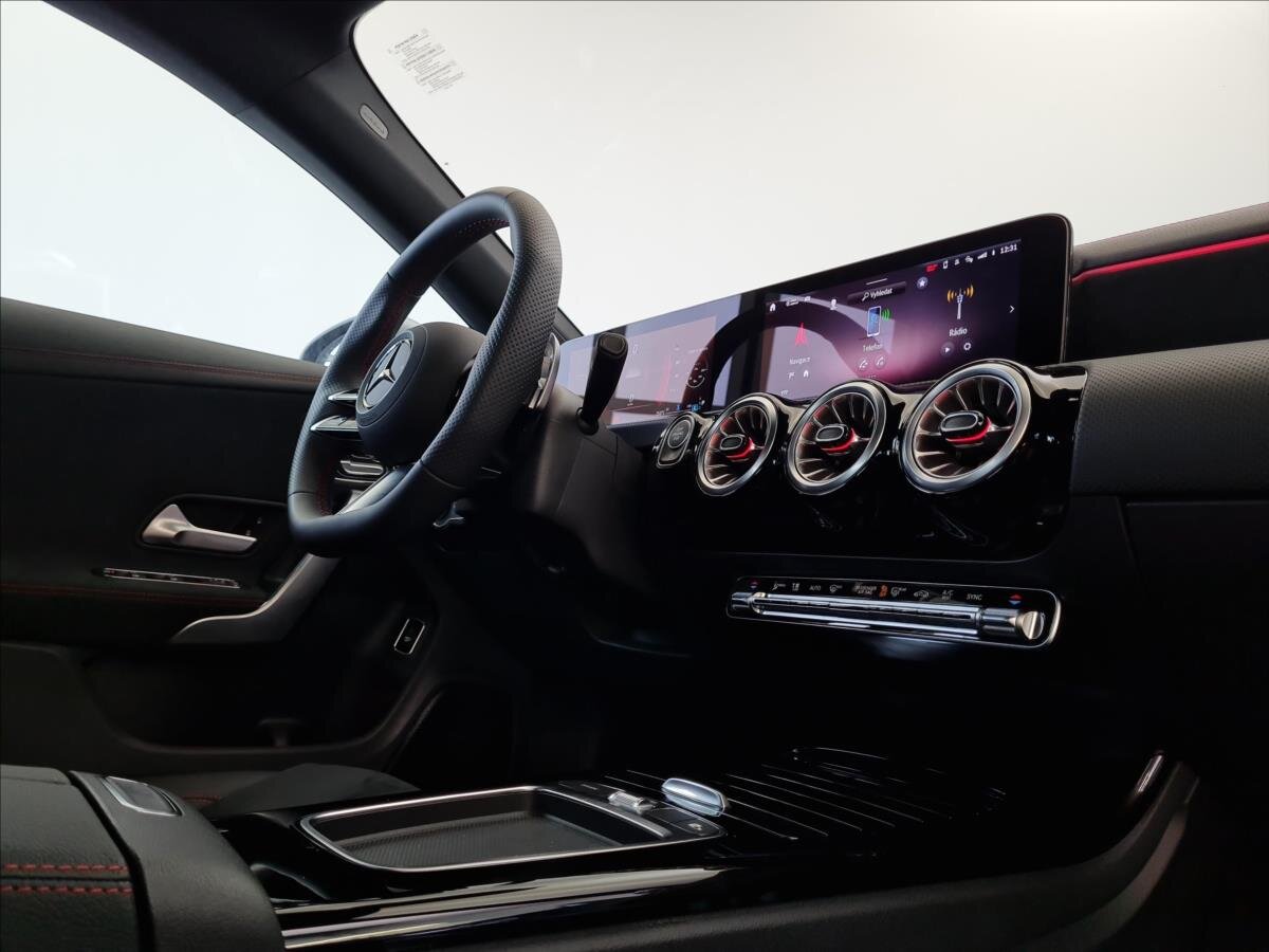 Mercedes-Benz CLA Sedan 2,0 l 110 kw