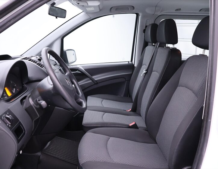 Mercedes-Benz Vito Kombi 2,1 l 70 kw