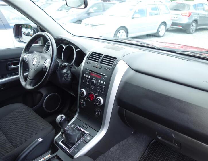 Suzuki Grand Vitara 12