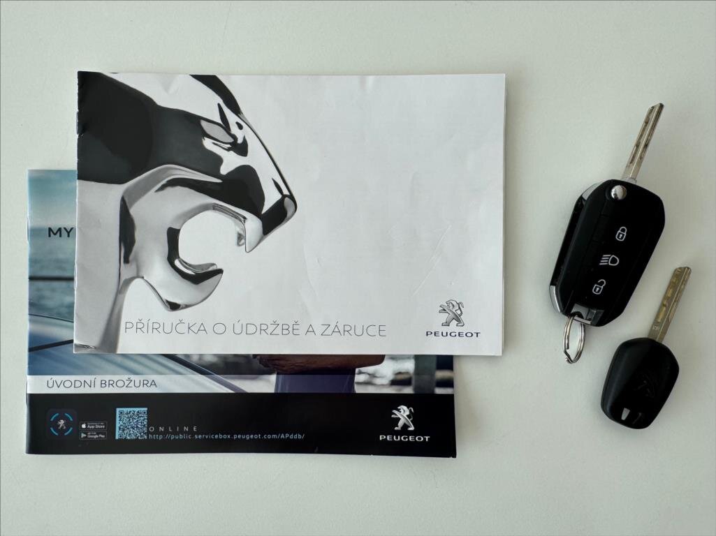 Peugeot 208 Hatchback 1,2 l 55 kw