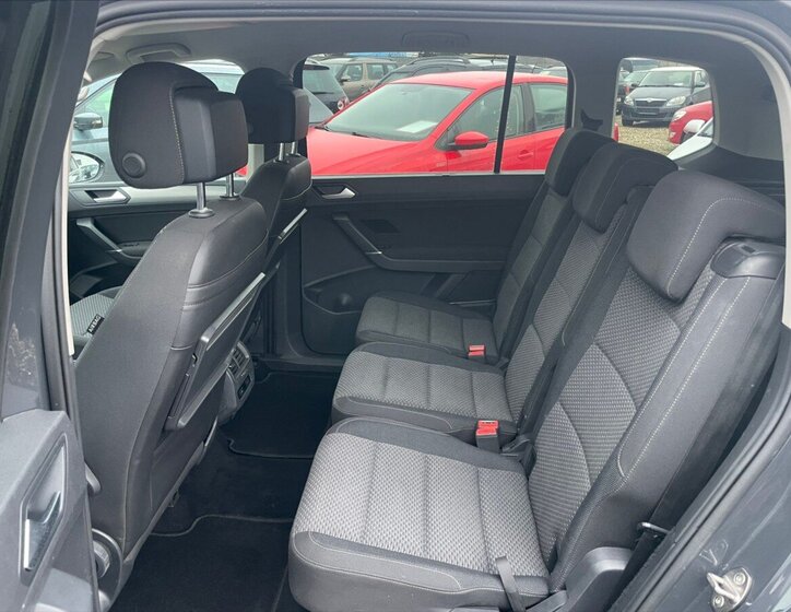 Volkswagen Touran MPV 1,5 l 110 kw