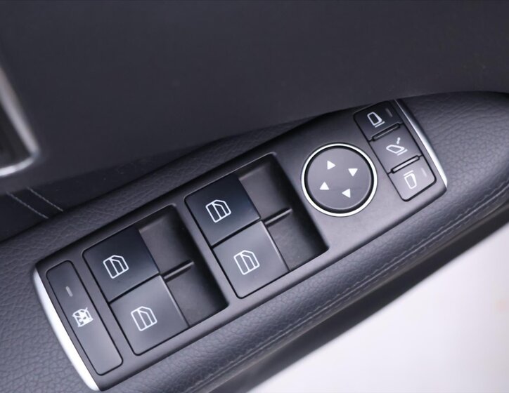 Mercedes-Benz Třídy E 17