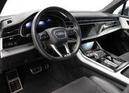 Audi Q7 10
