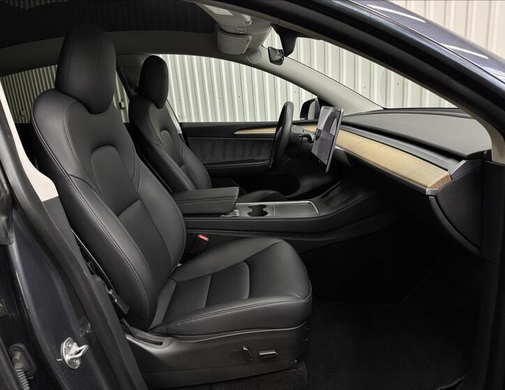 Tesla Model Y 31