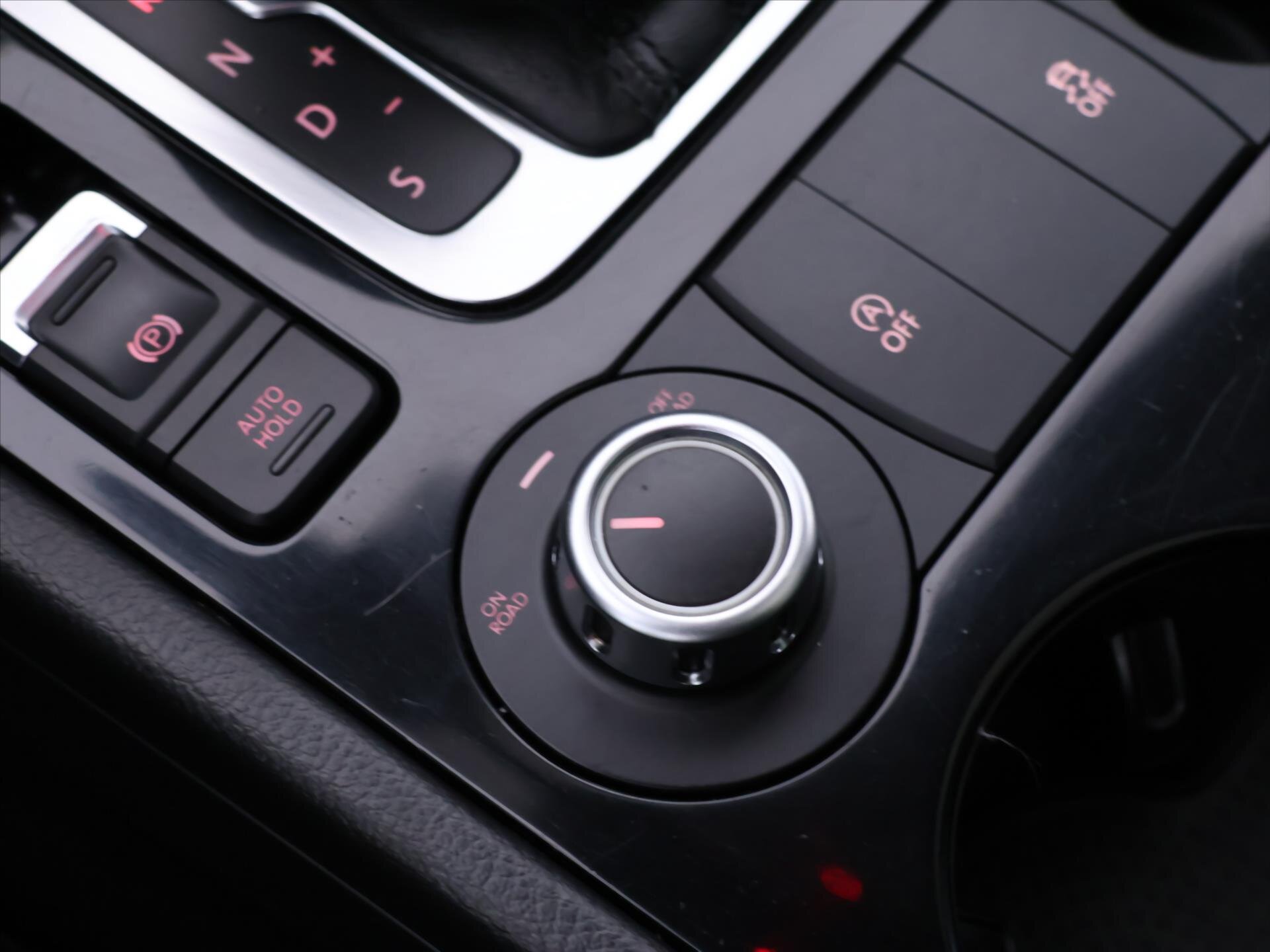 Volkswagen Touareg SUV / Terénní 3,0 l 176 kw