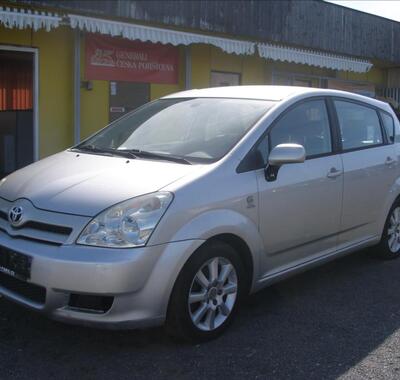 Toyota Corolla Verso 1