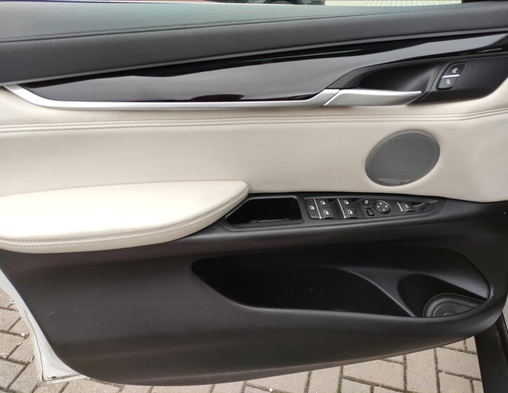 BMW X6 SUV 3,0 l 230 kw