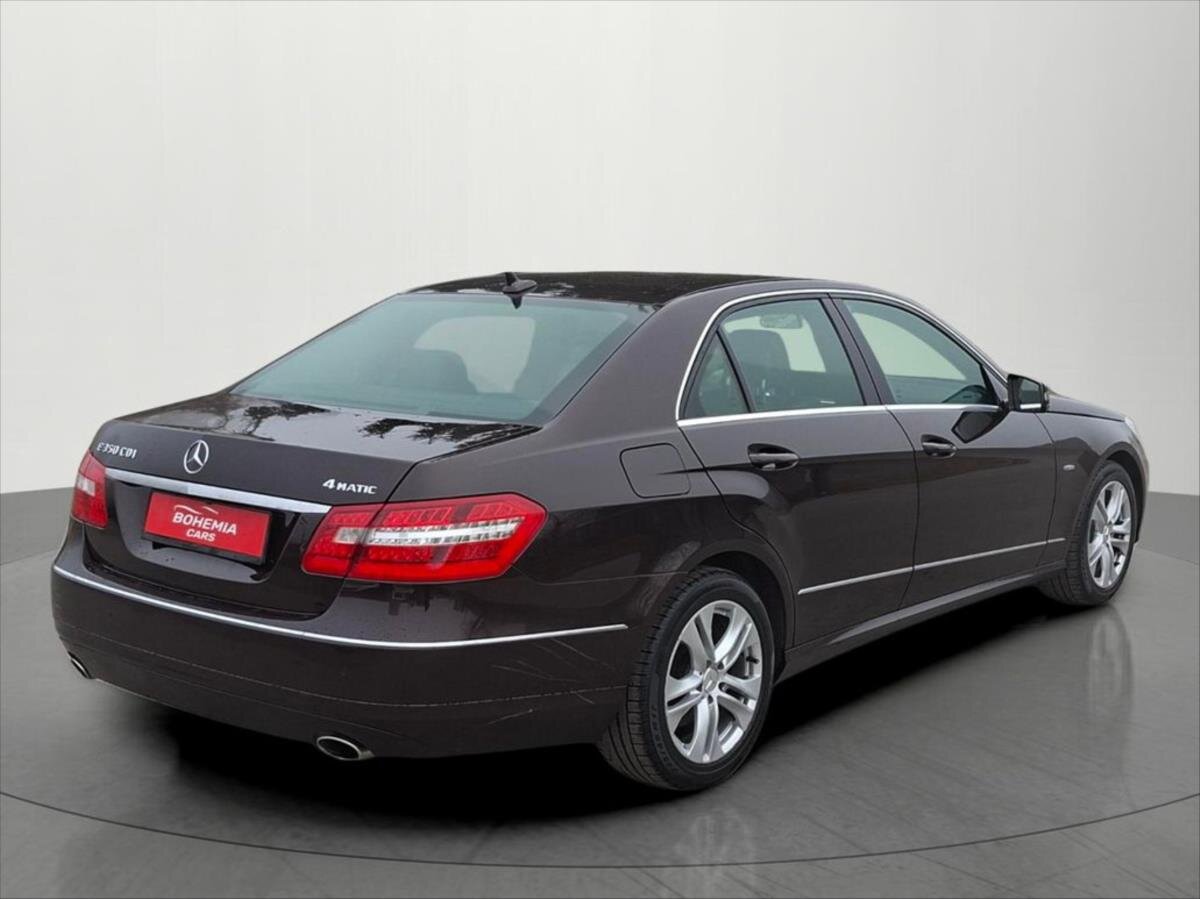 Mercedes-Benz Třídy E Sedan / Limuzína 3,0 l 170 kw