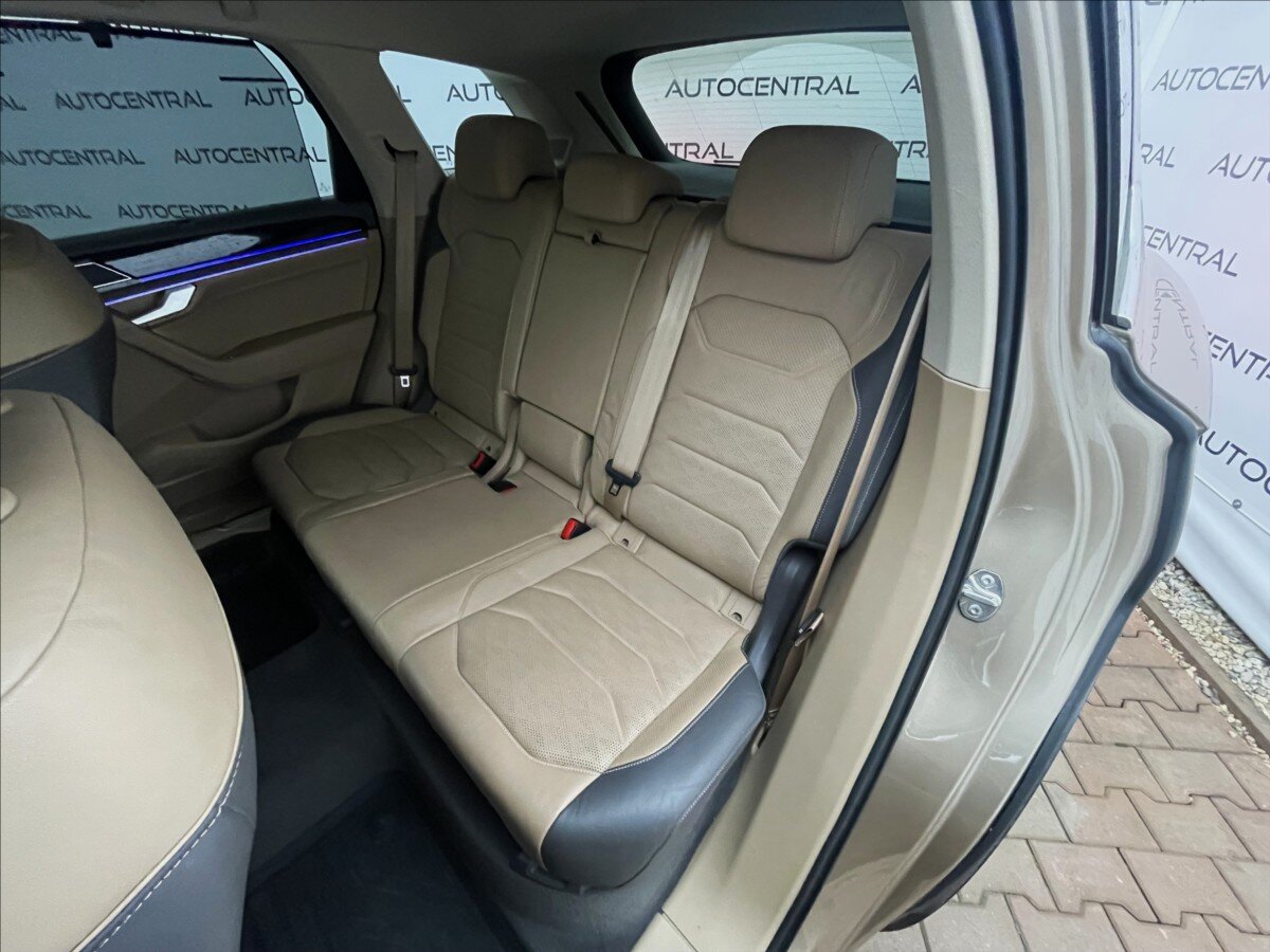 Volkswagen Touareg SUV / Terénní 3,0 l 210 kw