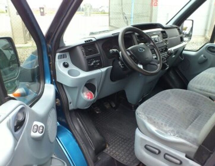 Ford Transit 8
