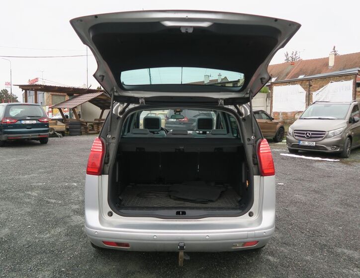 Peugeot 5008 MPV 2,0 l 120 kw