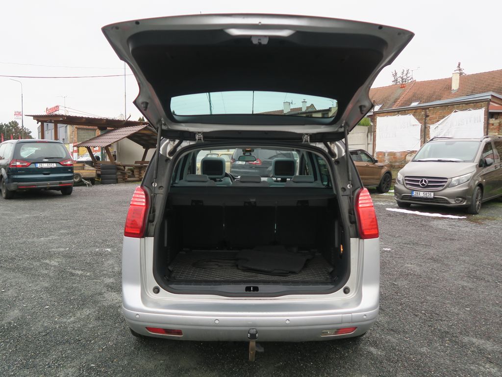 Peugeot 5008 MPV 2,0 l 120 kw