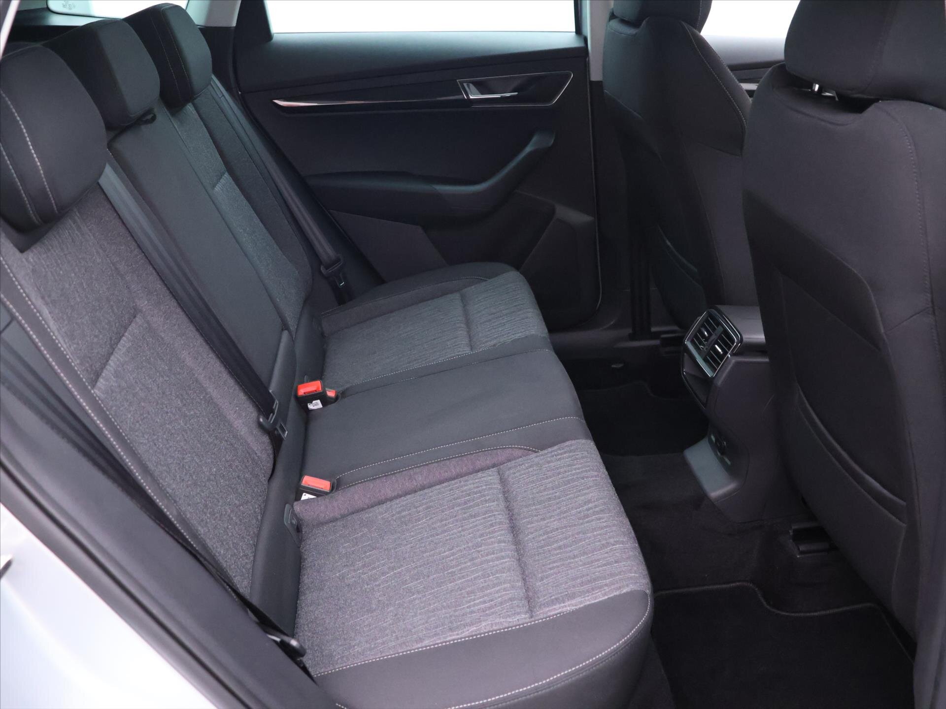 Škoda Karoq SUV / Terénní 1,5 l 110 kw