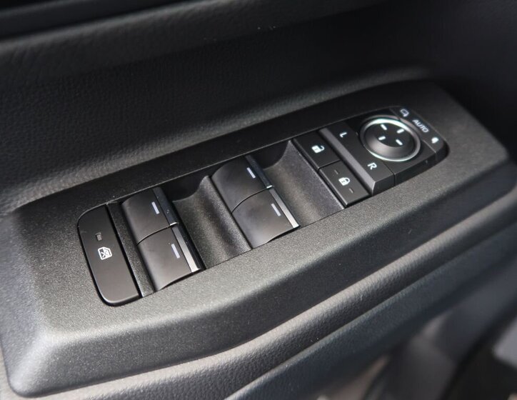 Toyota Land Cruiser SUV / Terénní 2,8 l 151 kw