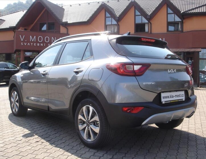 KIA Stonic SUV 1,2 l 58 kw