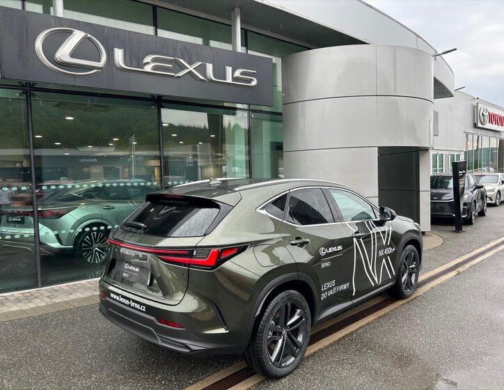 Lexus NX 450h+ SUV / Terénní 2,5 l 220 kw