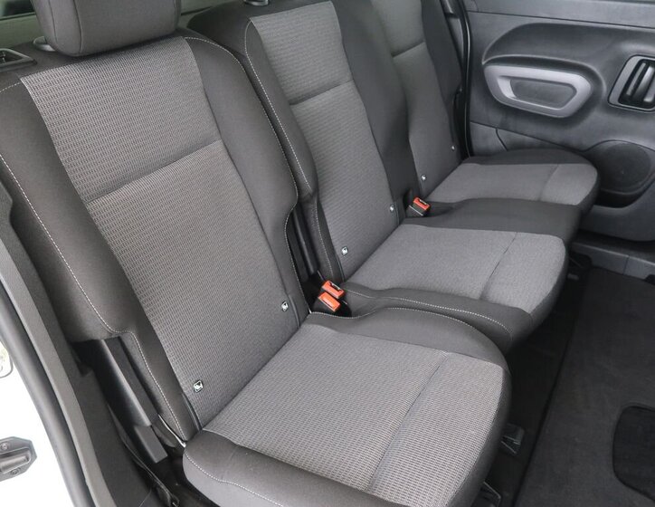 Toyota ProAce Kombi 1,5 l 96 kw