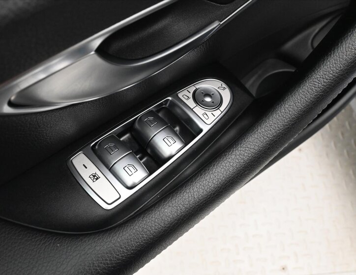 Mercedes-Benz Třídy E 23