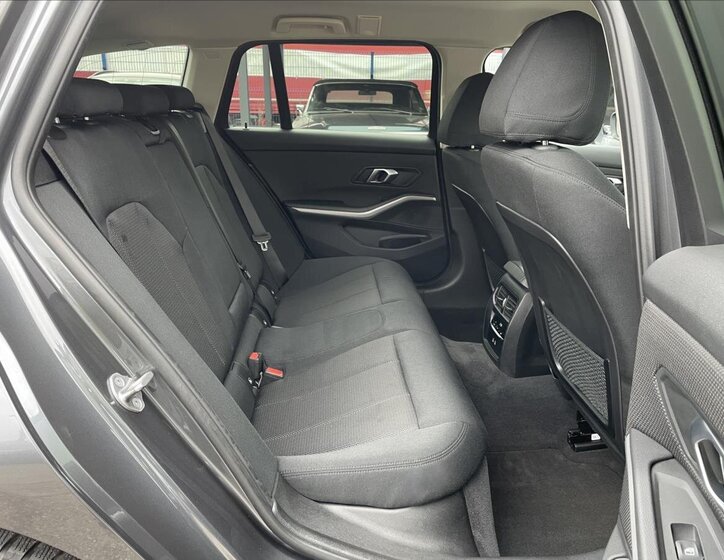 BMW Řada 3 30