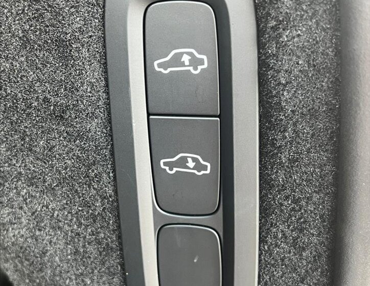 Volvo XC90 SUV / Terénní 2,0 l 173 kw