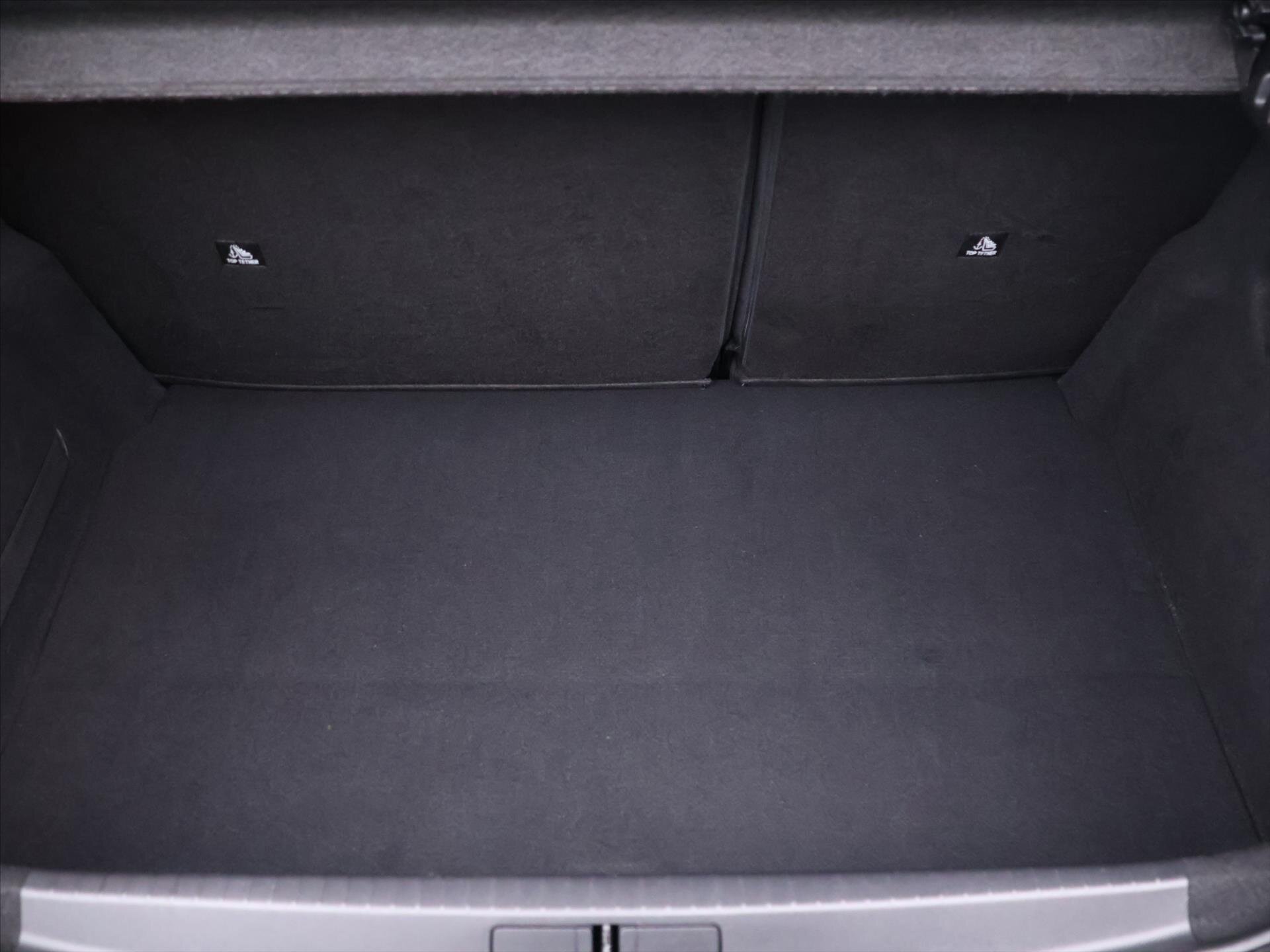 Peugeot 208 Hatchback 1,2 l 74 kw