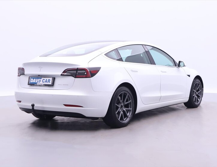 Tesla Model 3 Sedan 0,0 324 kw