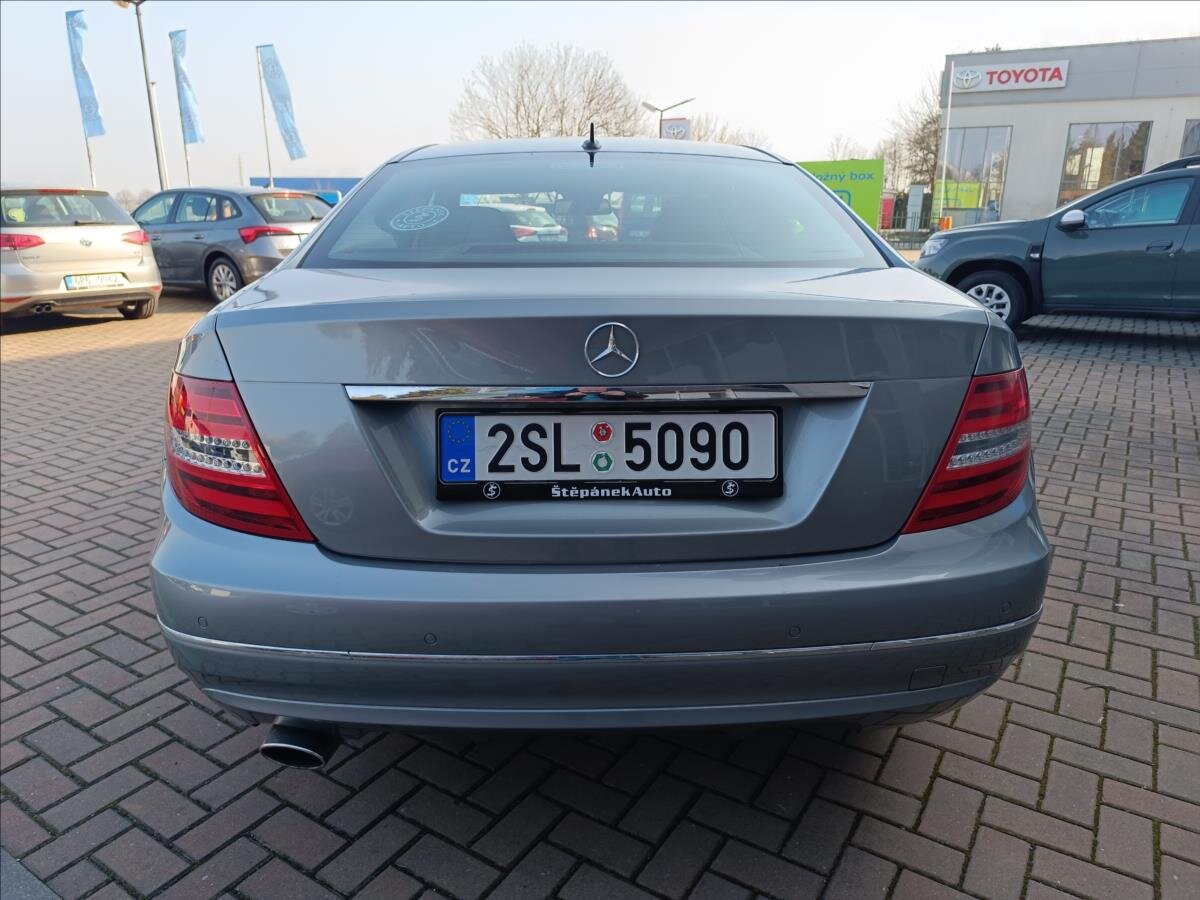 Mercedes-Benz Třídy C Kupé 2,1 l 150 kw