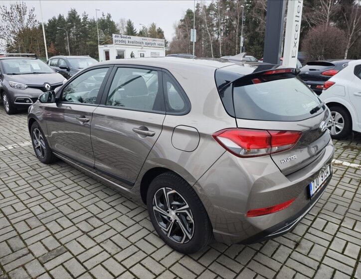 Hyundai i30 4