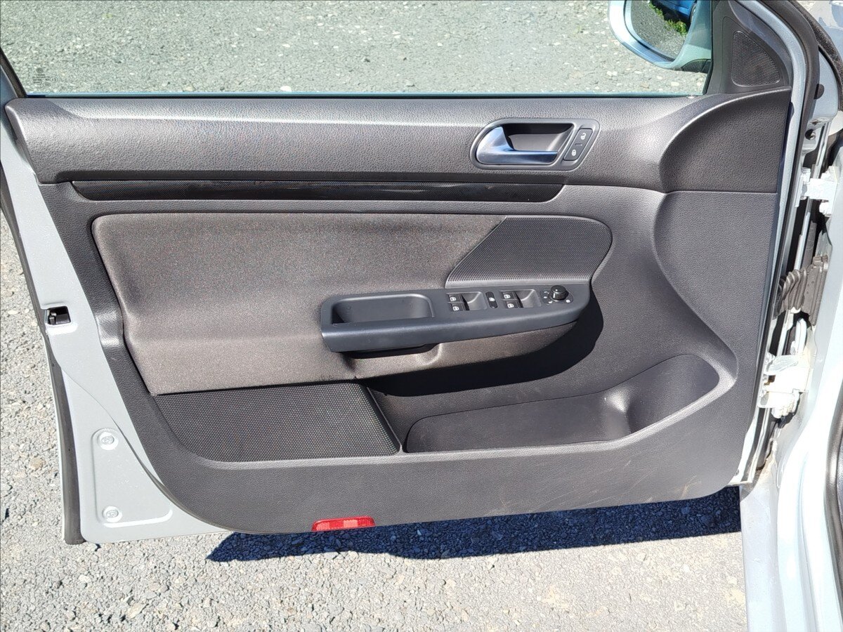 Volkswagen Golf Kombi 2,0 l 103 kw